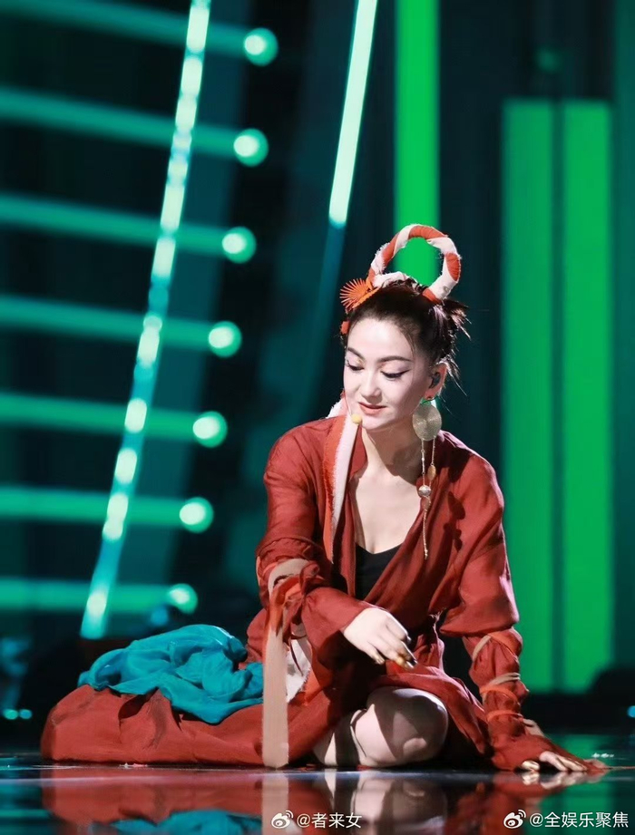 开云体育官网-乘风2026选手者来女暂别舞台|光芒_新浪体育_新浪新闻